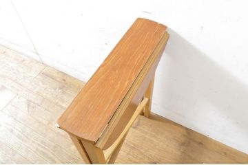 イギリスビンテージ　優しい木の温もり溢れるチーク材製のバタフライサイドテーブル(カフェテーブル、コーヒーテーブル、折りたたみテーブル、折り畳み、ラウンドテーブル、丸テーブル、花台、飾り台、店舗什器、ヴィンテージ)(R-064867)