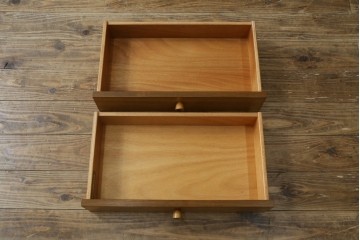 イギリスヴィンテージ　チーク材　人気のデザイン!　nathan(ネイサン)社製　チーク材の温もり溢れるキャビネット　(R-064874)