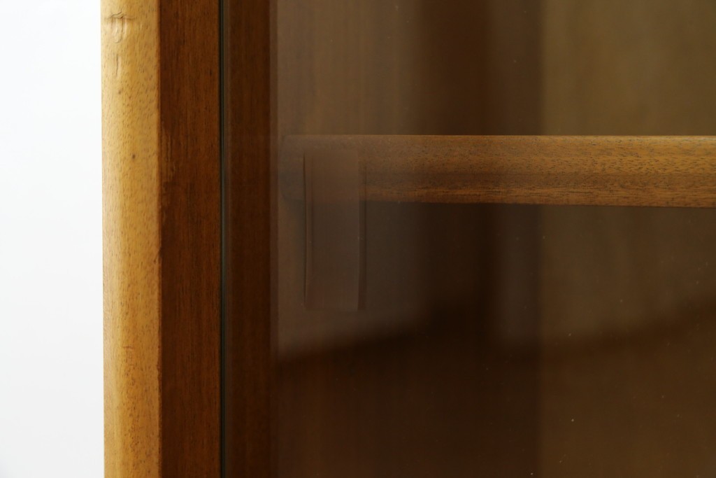 イギリスヴィンテージ　チーク材　人気のデザイン!　nathan(ネイサン)社製　チーク材の温もり溢れるキャビネット　(R-064874)