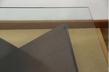 中古　arflex(アルフレックス)　MONTAGNA(モンターニャ)　W字型の脚のデザインがお洒落なセンターテーブル(ガラステーブル、ローテーブル、カクテルテーブル、カフェテーブル)(定価約20万円)(R-064881)