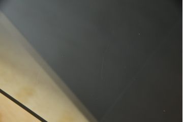 中古　arflex(アルフレックス)　MONTAGNA(モンターニャ)　W字型の脚のデザインがお洒落なセンターテーブル(ガラステーブル、ローテーブル、カクテルテーブル、カフェテーブル)(定価約20万円)(R-064881)