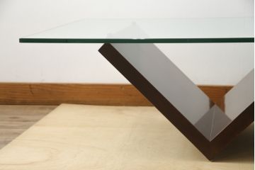 中古　arflex(アルフレックス)　MONTAGNA(モンターニャ)　W字型の脚のデザインがお洒落なセンターテーブル(ガラステーブル、ローテーブル、カクテルテーブル、カフェテーブル)(定価約20万円)(R-064881)