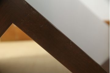 中古　arflex(アルフレックス)　MONTAGNA(モンターニャ)　W字型の脚のデザインがお洒落なセンターテーブル(ガラステーブル、ローテーブル、カクテルテーブル、カフェテーブル)(定価約20万円)(R-064881)
