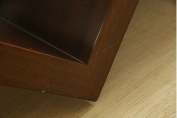 中古　arflex(アルフレックス)　MONTAGNA(モンターニャ)　W字型の脚のデザインがお洒落なセンターテーブル(ガラステーブル、ローテーブル、カクテルテーブル、カフェテーブル)(定価約20万円)(R-064881)