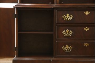 中古　美品　DREXEL HERITAGE(ドレクセルヘリテイジ)　高級感漂う上品なデザインのキャビネット(チャイナキャビネット、収納棚、戸棚、飾り棚、陳列棚、食器棚、カップボード)(R-064882)