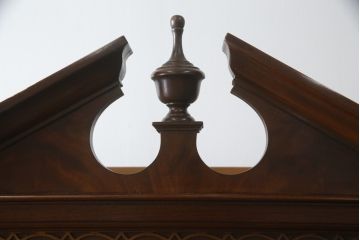 中古　美品　DREXEL HERITAGE(ドレクセルヘリテイジ)　高級感漂う上品なデザインのキャビネット(チャイナキャビネット、収納棚、戸棚、飾り棚、陳列棚、食器棚、カップボード)(R-064882)