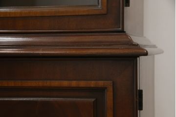 中古　美品　DREXEL HERITAGE(ドレクセルヘリテイジ)　高級感漂う上品なデザインのキャビネット(チャイナキャビネット、収納棚、戸棚、飾り棚、陳列棚、食器棚、カップボード)(R-064882)