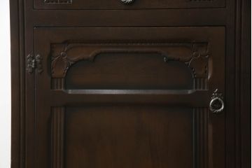 イギリスビンテージ　エルム材　クラシカルな佇まいが魅力のステンドグラス入りサイドキャビネット(収納棚、戸棚、飾り棚、サイドボード、ヴィンテージ)(R-064883)