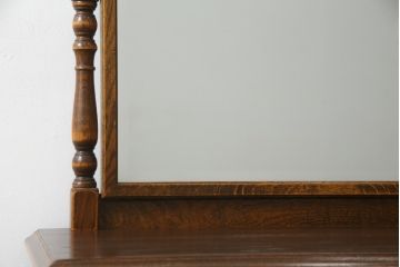 中古　美品　三越家具(現カントリーハウス)　Brugge(ブルージュ)　オーク材　クラシカルな雰囲気漂うドレッサーとスツールのセット(鏡台、ミラー、イス、椅子)(定価約33万円)(R-064886)