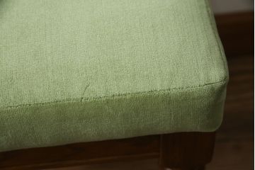 中古　美品　三越家具(現カントリーハウス)　Brugge(ブルージュ)　オーク材　クラシカルな雰囲気漂うドレッサーとスツールのセット(鏡台、ミラー、イス、椅子)(定価約33万円)(R-064886)