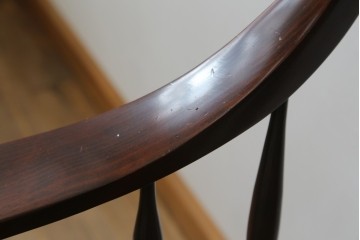 和製ビンテージ　ビーチ材　柏木工　凝った装飾が魅力的なウィンザーチェア2脚セット　(R-064898)