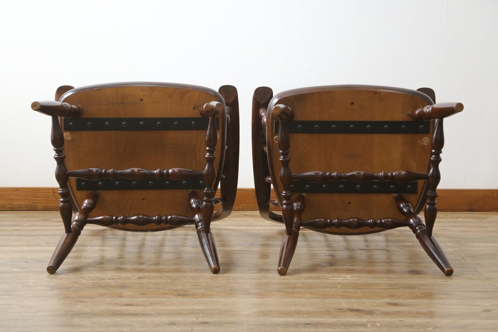 和製ビンテージ　ビーチ材　柏木工　凝った装飾が魅力的なウィンザーチェア2脚セット　(R-064898)