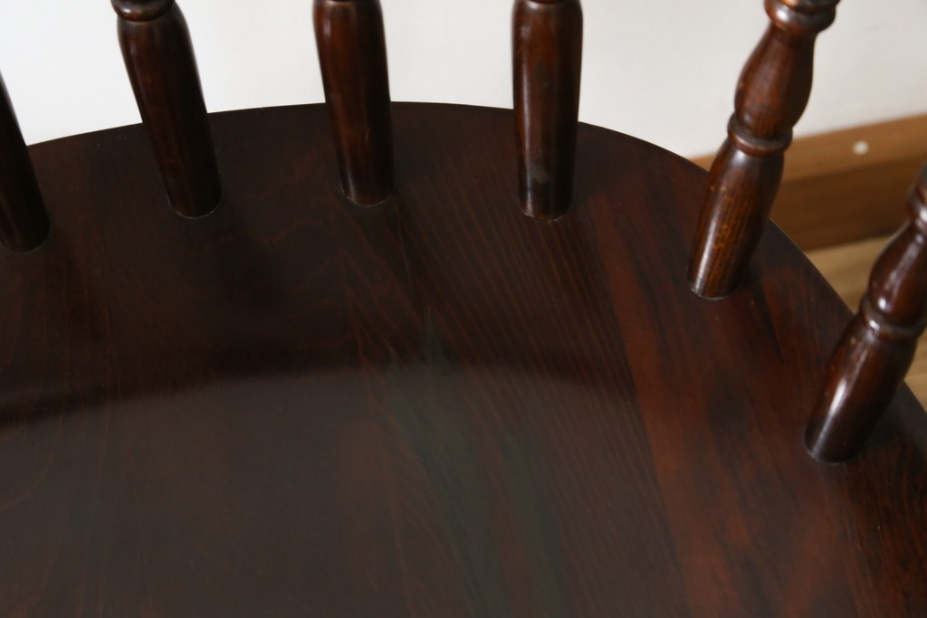 和製ビンテージ　ビーチ材　柏木工　凝った装飾が魅力的なウィンザーチェア2脚セット　(R-064898)