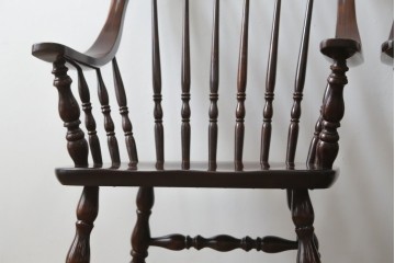 和製ビンテージ　ビーチ材　柏木工　凝った装飾が魅力的なウィンザーチェア2脚セット　(R-064898)