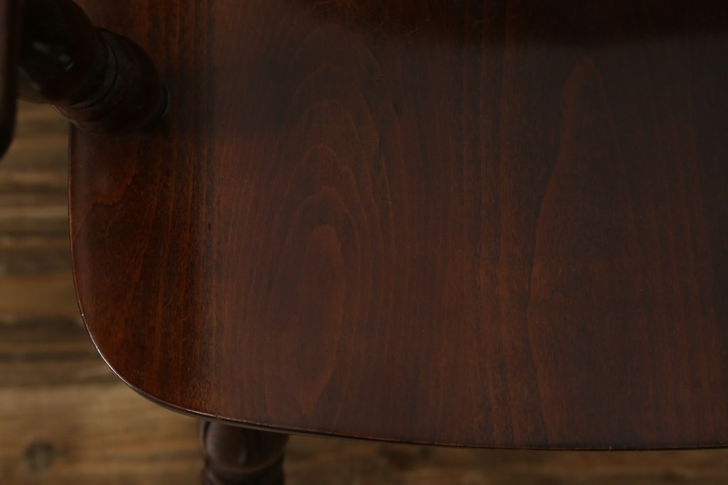 和製ビンテージ　ビーチ材　柏木工　凝った装飾が魅力的なウィンザーチェア2脚セット　(R-064898)