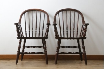 和製ビンテージ　ビーチ材　柏木工　凝った装飾が魅力的なウィンザーチェア2脚セット　(R-064898)