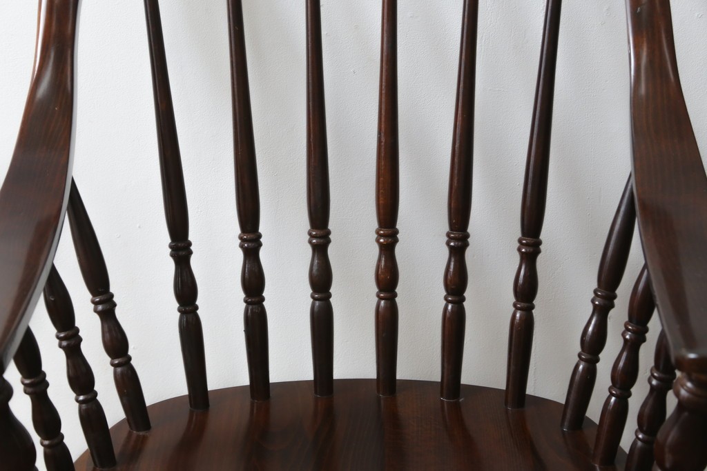 和製ビンテージ　ビーチ材　柏木工　凝った装飾が魅力的なウィンザーチェア2脚セット　(R-064898)