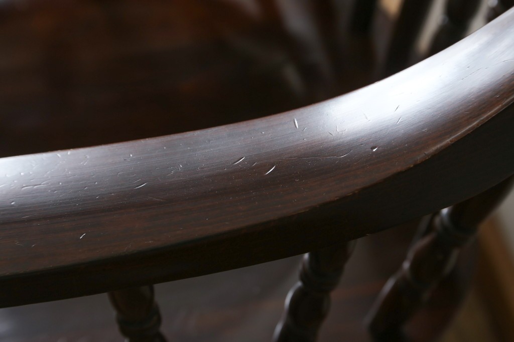 和製ビンテージ　ビーチ材　柏木工　凝った装飾が魅力的なウィンザーチェア2脚セット　(R-064898)