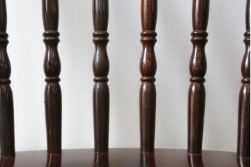 和製ビンテージ　ビーチ材　柏木工　凝った装飾が魅力的なウィンザーチェア2脚セット　(R-064898)