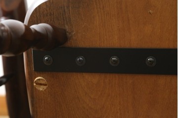 和製ビンテージ　ビーチ材　柏木工　凝った装飾が魅力的なウィンザーチェア2脚セット　(R-064898)