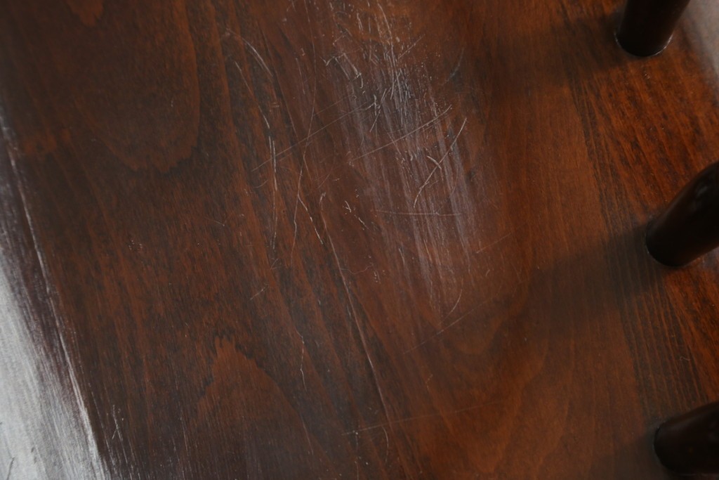 和製ビンテージ　ビーチ材　柏木工　凝った装飾が魅力的なウィンザーチェア2脚セット　(R-064898)