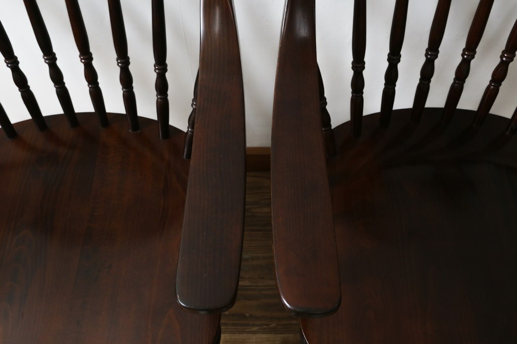 和製ビンテージ　ビーチ材　柏木工　凝った装飾が魅力的なウィンザーチェア2脚セット　(R-064898)