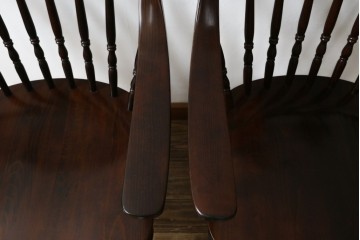 和製ビンテージ　ビーチ材　柏木工　凝った装飾が魅力的なウィンザーチェア2脚セット　(R-064898)