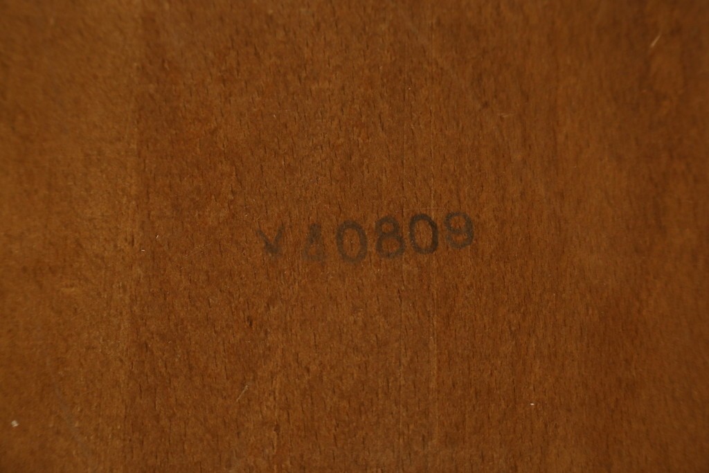 和製ビンテージ　ビーチ材　柏木工　凝った装飾が魅力的なウィンザーチェア2脚セット　(R-064898)