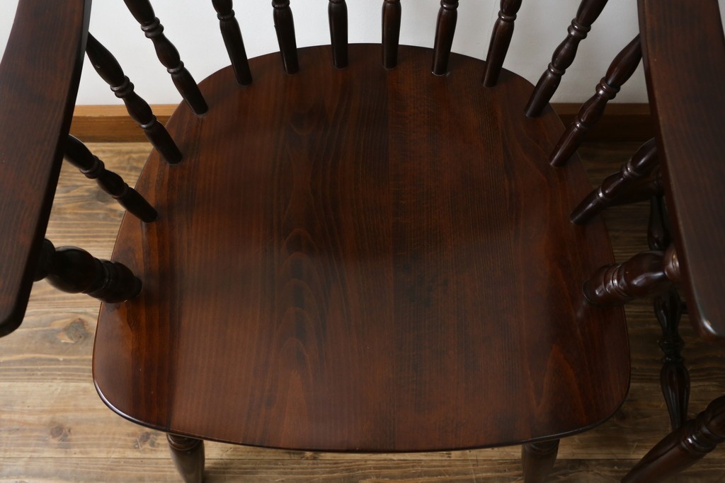 和製ビンテージ　ビーチ材　柏木工　凝った装飾が魅力的なウィンザーチェア2脚セット　(R-064898)