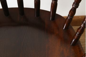 和製ビンテージ　ビーチ材　柏木工　凝った装飾が魅力的なウィンザーチェア2脚セット(ウインザーチェア、アームチェア、かしわ木工、KASHIWA、スピンドルバック、椅子、ヴィンテージ、バラ売り可能)(R-064899)