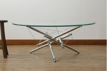 中古　Cassina(カッシーナ)　713　スタイリッシュなデザインがワンランク上の暮らしを演出するセンターテーブル(ローテーブル、カクテルテーブル、カフェテーブル、コーヒーテーブル、ラウンドテーブル、ガラス)(定価約46万円)(R-064902)