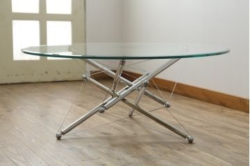 中古　Cassina(カッシーナ)　713　スタイリッシュなデザインがワンランク上の暮らしを演出するセンターテーブル(ローテーブル、カクテルテーブル、カフェテーブル、コーヒーテーブル、ラウンドテーブル、ガラス)(定価約46万円)(R-064902)