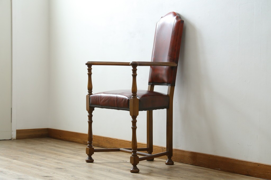 中古　バロッサバレンティ(VARO,S.A. VALENTI)　優美なシルエットが目を引くカクトワール・チェア　定価約20万円　(R-064903)