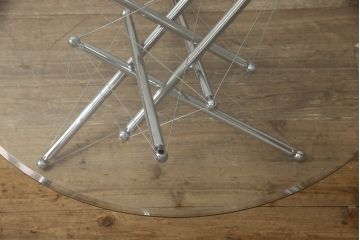 中古　美品　Cassina(カッシーナ)　713　スタイリッシュなデザインがワンランク上の暮らしを演出するセンターテーブル(ローテーブル、カクテルテーブル、カフェテーブル、コーヒーテーブル、ラウンドテーブル、ガラス)(定価約46万円)(R-064905)