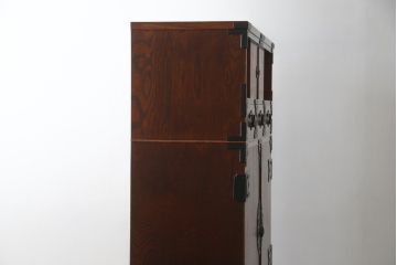 中古　美品　岩谷堂箪笥(菊幸)　欅(ケヤキ)材　漆塗り　存在感のある金具と迫力のある杢目が目を惹く整理箪笥(チェスト、衣装タンス、引き出し、着物箪笥、和たんす)(R-064906)