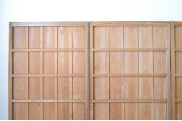 中古　板部は浮造り仕上げ!　趣のある風合いが魅力的な数寄屋の雨戸4枚セット(建具、板戸、引き戸)(R-064916)