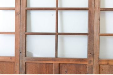 アンティーク建具　経年を感じさせる木味が魅力のガラス戸4枚セット(引き戸)(R-064921)