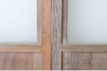 アンティーク建具　経年を感じさせる木味が魅力のガラス戸3枚セット(引き戸)(R-064922)