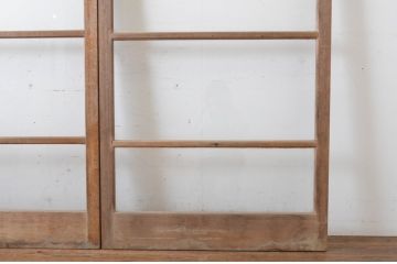 アンティーク建具　経年によって増した味わいが魅力的な横桟ガラス戸2枚セット(引き戸)(R-064924)