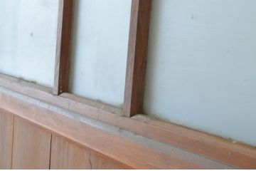 アンティーク建具　時を刻んだ風合いが魅力の重厚なガラス戸2枚セット(板戸、玄関戸、蔵戸、引き戸)(R-064925)