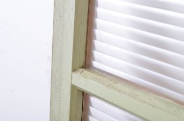 アンティーク建具　ペイント仕上げ限定　モールガラス入り　シンプルなデザインでどんなお部屋にも取り入れやすいガラス戸2枚セット(引き戸)(R-064927)