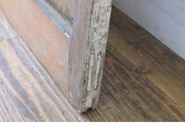 アンティーク建具　ペイント仕上げ限定　レトロな雰囲気を醸し出す幅広ガラス戸1枚(引き戸)(R-064939)