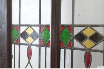 イギリスアンティーク　重厚な雰囲気と可愛らしさを兼ね備えたステンドグラスドア1枚(扉、建具、英国)(R-064945)