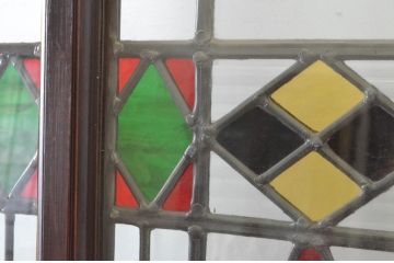 イギリスアンティーク　重厚な雰囲気と可愛らしさを兼ね備えたステンドグラスドア1枚(扉、建具、英国)(R-064945)