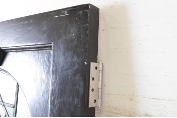イギリスアンティーク!　ペイント仕上げ限定!　丸い窓にステンドグラス入り!　凝った木枠デザインのペイントドア1枚(英国、玄関ドア、玄関扉、建具)(R-064967)