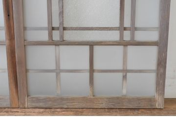 アンティーク建具　大正ロマン　凝ったデザインとレトロな佇まいが目を惹くガラス窓2枚セット(引き戸、ガラス戸)(R-064968)