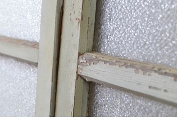 アンティーク建具　ペイント仕上げ限定　古い洋館で使われていた両開き窓と回転窓のセット(突き出し窓、ガラス扉、明かり取り、明り取り)(R-064975)