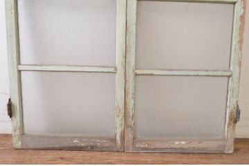 アンティーク建具　ペイント仕上げ限定　古い洋館で使われていた両開き窓と回転窓のセット(突き出し窓、ガラス扉、明かり取り、明り取り)(R-064976)