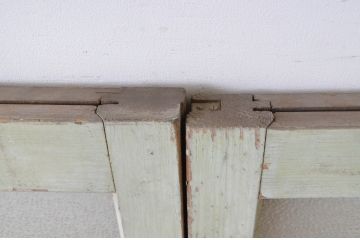 アンティーク建具　ペイント仕上げ限定　古い洋館で使われていた両開き窓と回転窓のセット(突き出し窓、ガラス扉、明かり取り、明り取り)(R-064976)