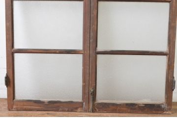 アンティーク建具　ペイント仕上げ限定　古い洋館で使われていた両開き窓と回転窓のセット(突き出し窓、ガラス扉、明かり取り、明り取り)(R-064977)